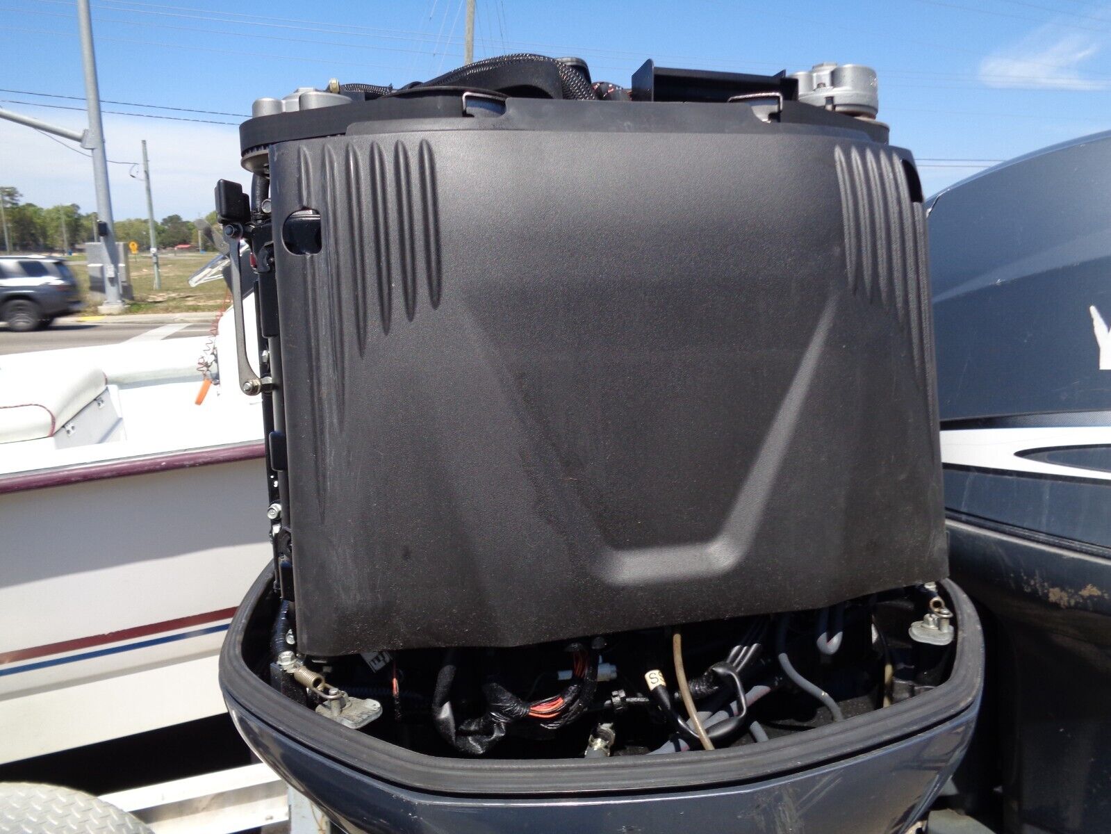 2017 YAMAHA F300 300hp 25" FOUR 4 STROKE - Image 11