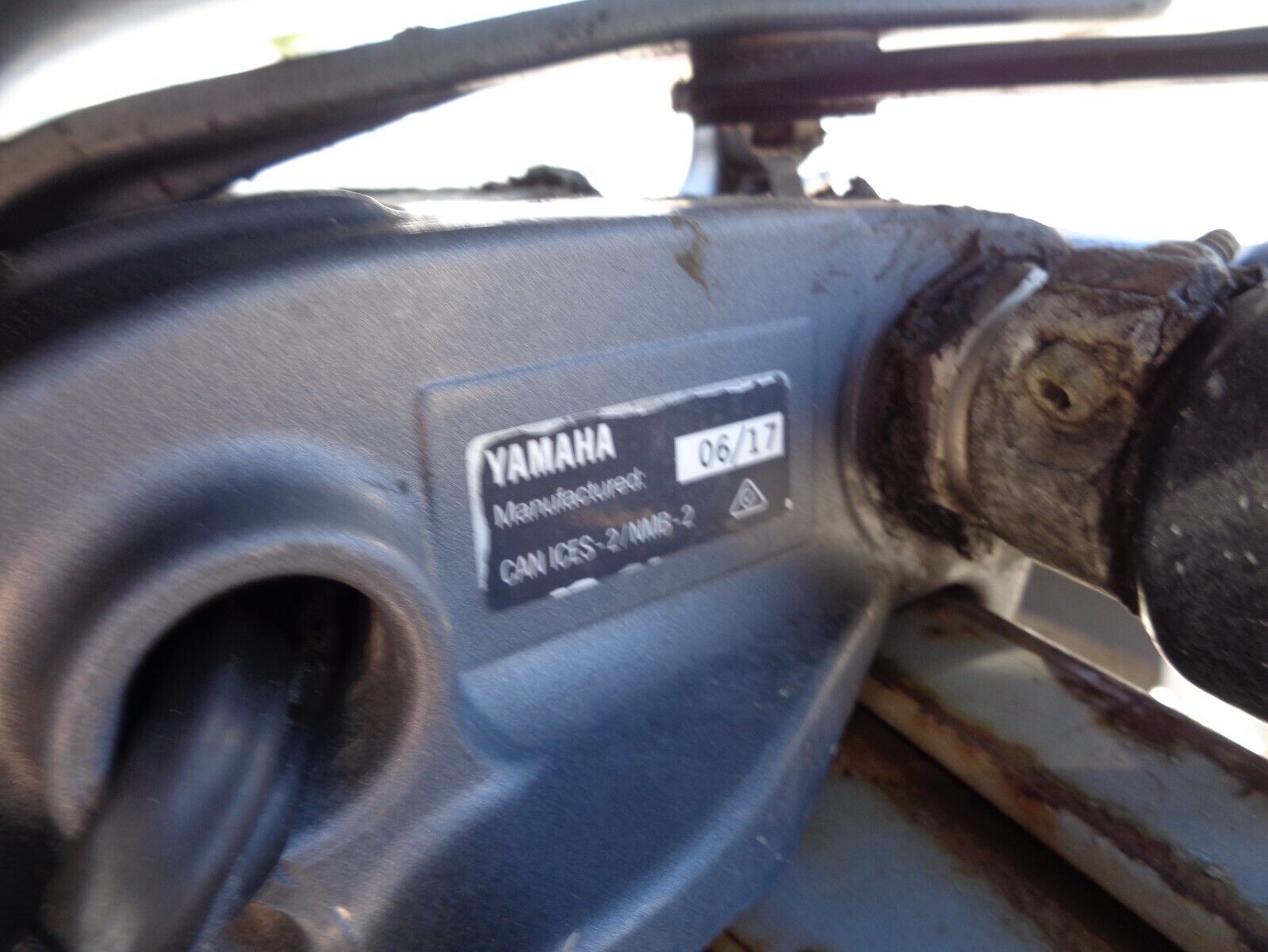 2017 YAMAHA F300 300hp 25" FOUR 4 STROKE - Image 4