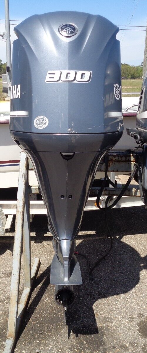 2017 YAMAHA F300 300hp 25" FOUR 4 STROKE - Image 8