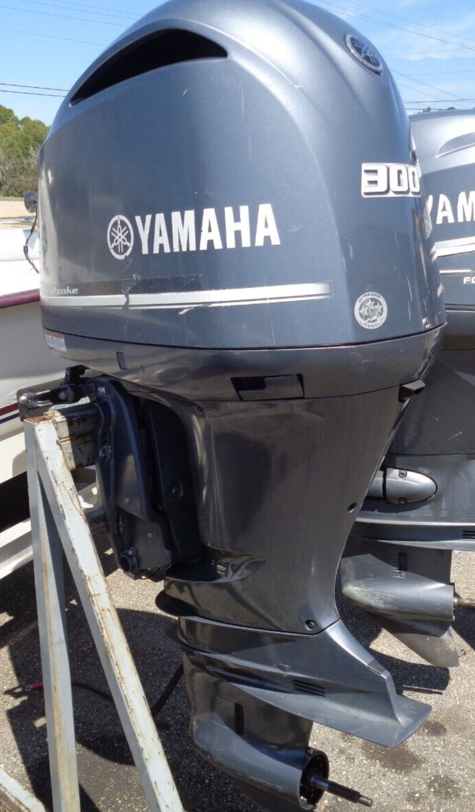 2017 YAMAHA F300 300hp 25" FOUR 4 STROKE - Image 10